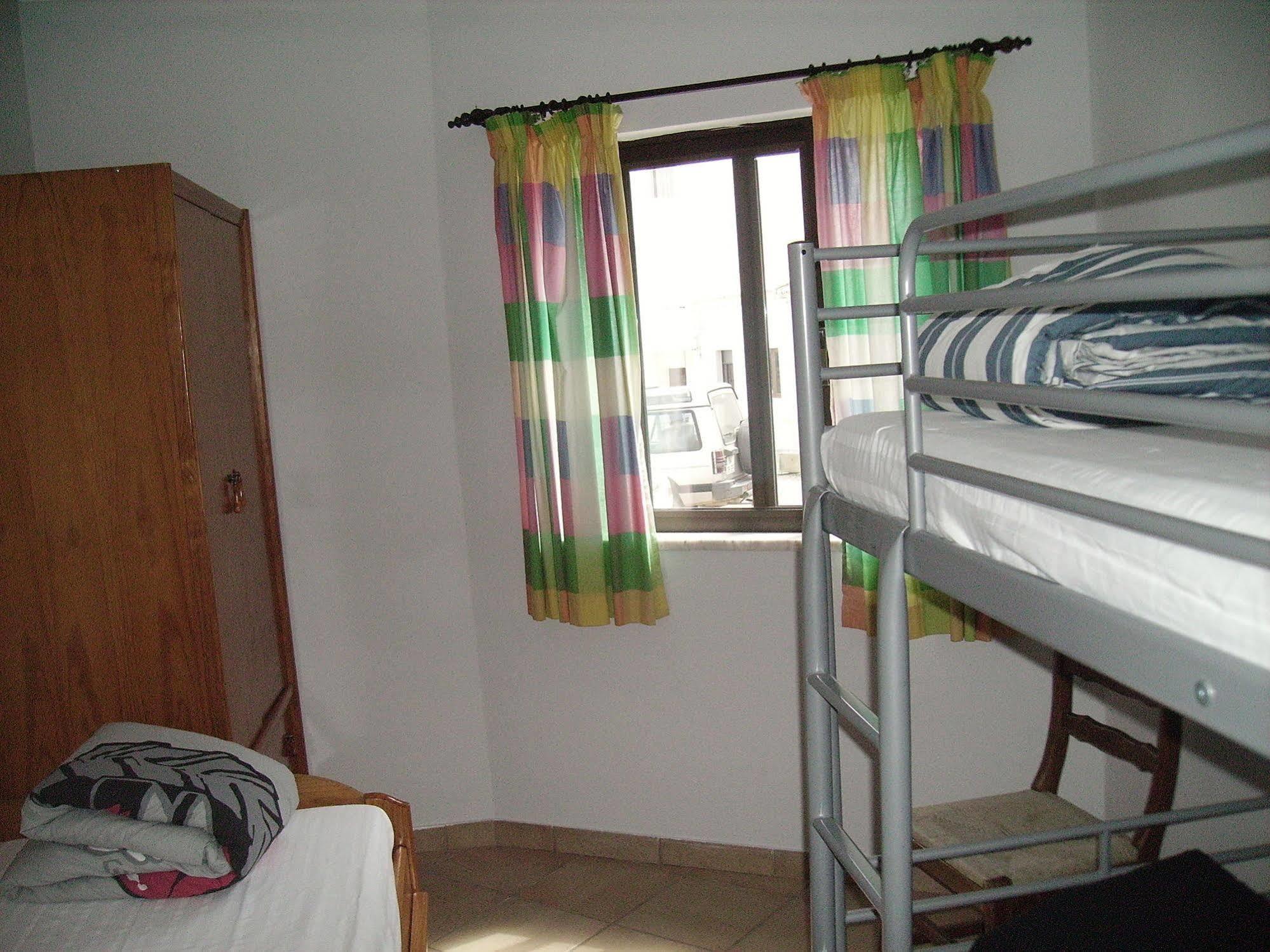 Hostel Sunny House Lagos Exteriér fotografie